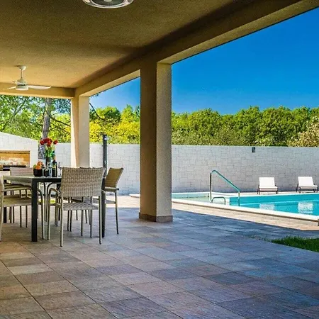 Arancin Novigrad 酒店 4*